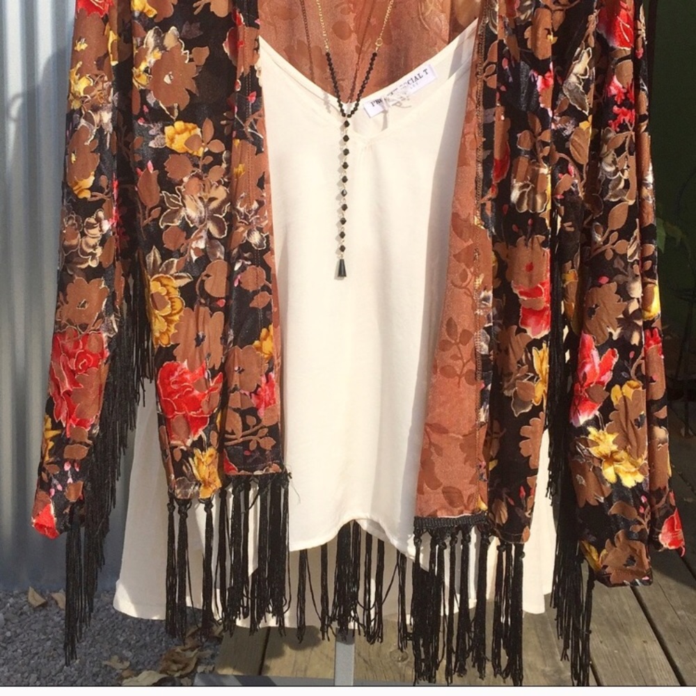Floral Shrug - Picture 3 of 4